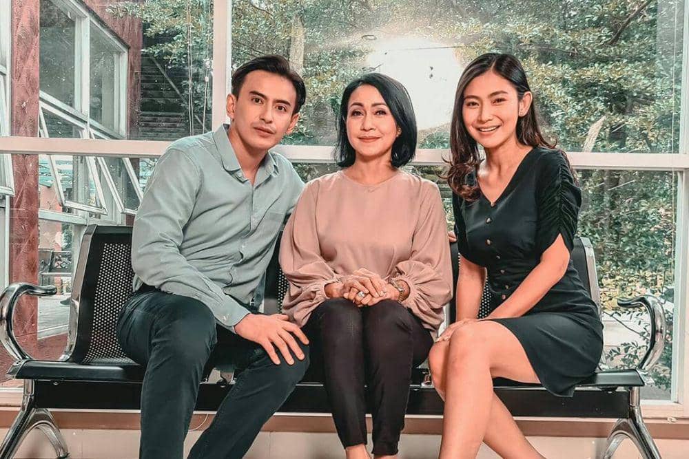 10 Pesona Dini Savitri, Pemeran Mertua Jahat di FTV Suara Hati Istri