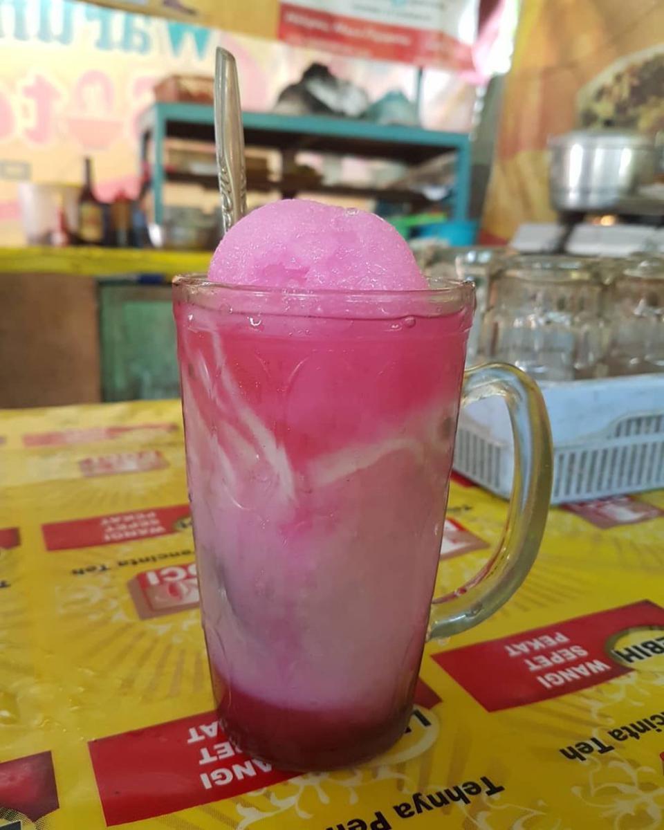 instagram.com/jajan.tegal