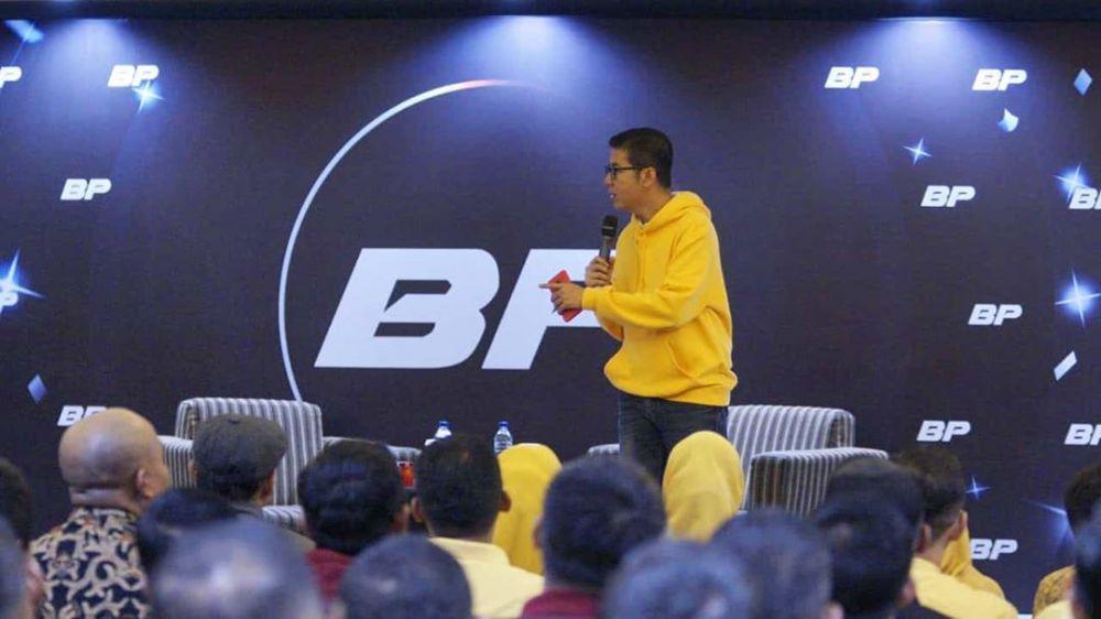 9 Potret Keseruan Ippho Santosa Bareng Keluarga, Kompak Banget Deh!