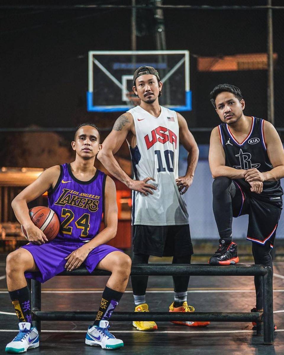 https://www.instagram.com/sumargodenny/?hl=id