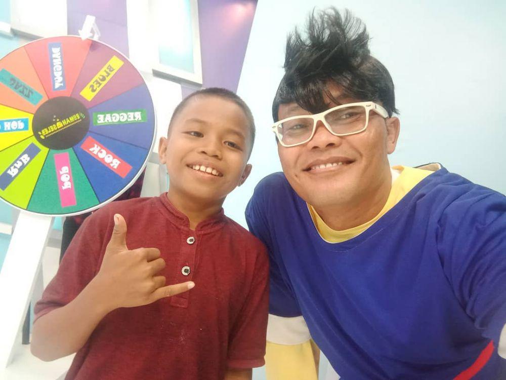 Akhirnya Masuk TV! 10 Potret si Bocah Viral Alwiansyah Bareng Artis