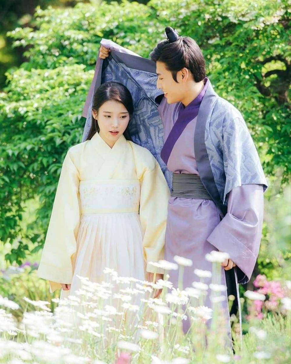 instagram/_.moon_lovers