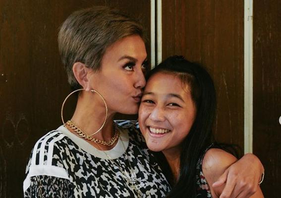 Ini 10 Potret Keakraban Agnez Mo dan Chloe Xaviera, Gemas Banget!