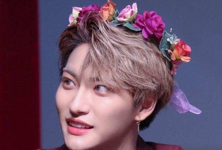10 Potret Menawan Seonghwa ATEEZ dengan Flower Crown, Bikin Jatuh Hati