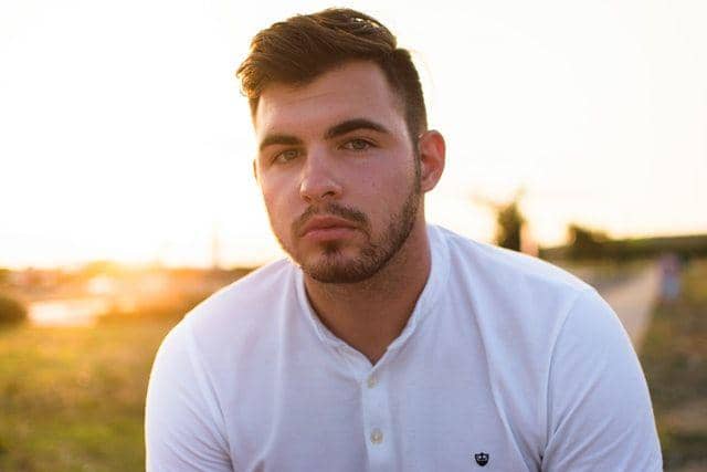 5 Kesalahan yang Paling Sering Cowok Lakukan Saat Menata Rambut