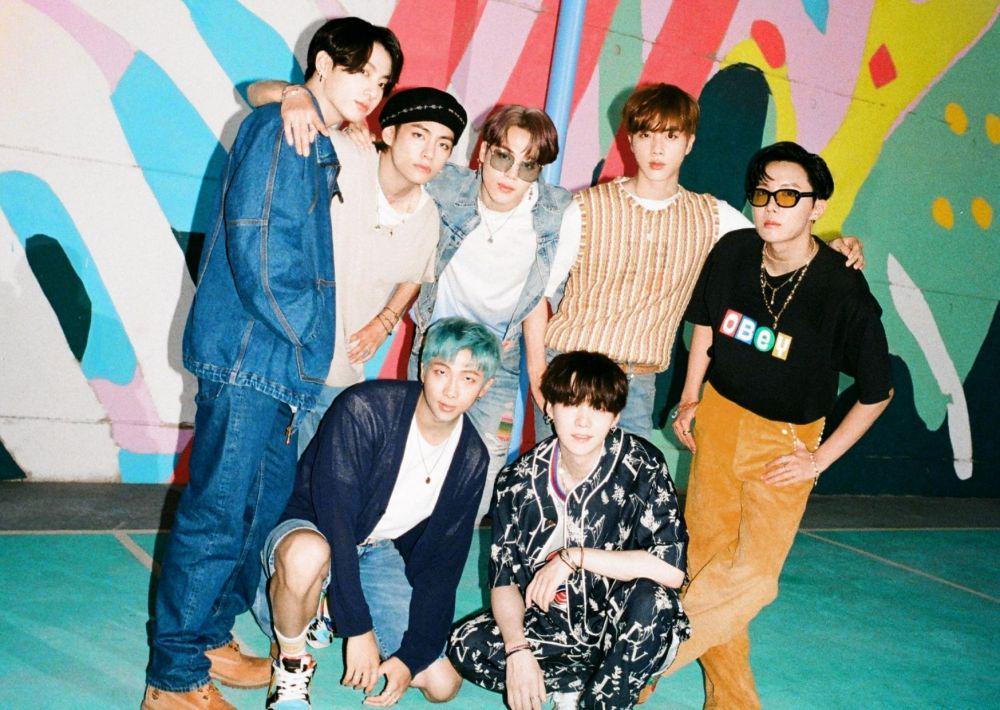 Lirik Dynamite BTS, Klaster Drama COVID-19 hingga Youngjae GOT7 Donor
