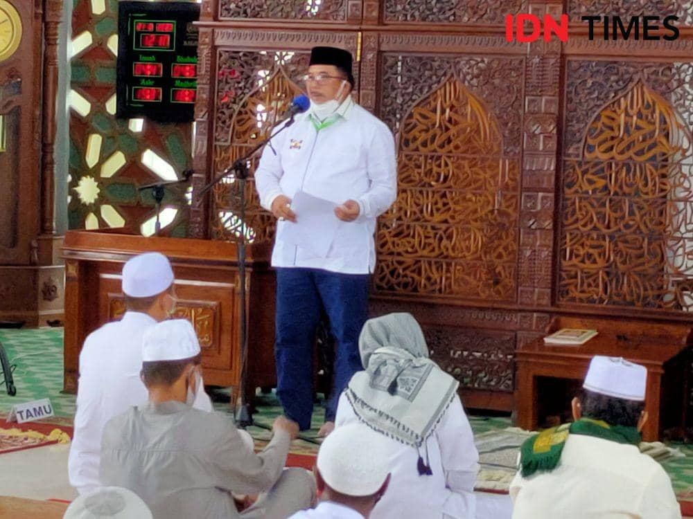Wali Kota Balikpapan Rizal Effendi salat Jumat di Masjid Attaqwa, Jumat (21/8/2020). IDN Times/Hilmansyah