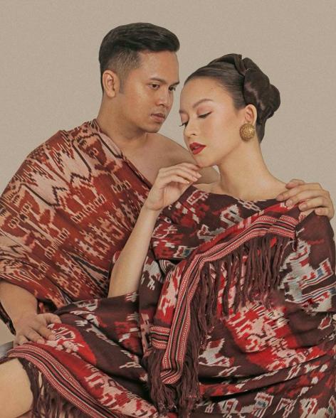 Tunda Pernikahan, 10 Momen Romantis Prewed Karina Nadila dan Rangga