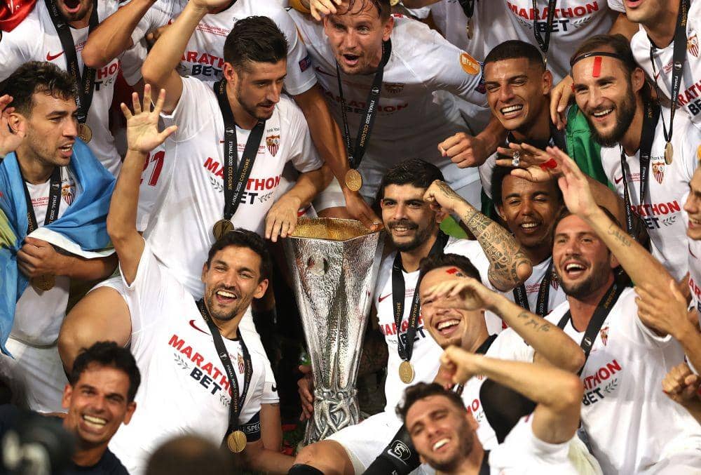 Pemain Sevilla merayakan gelar juara keenam mereka di ajang Liga Europa. Twitter/@europaleague