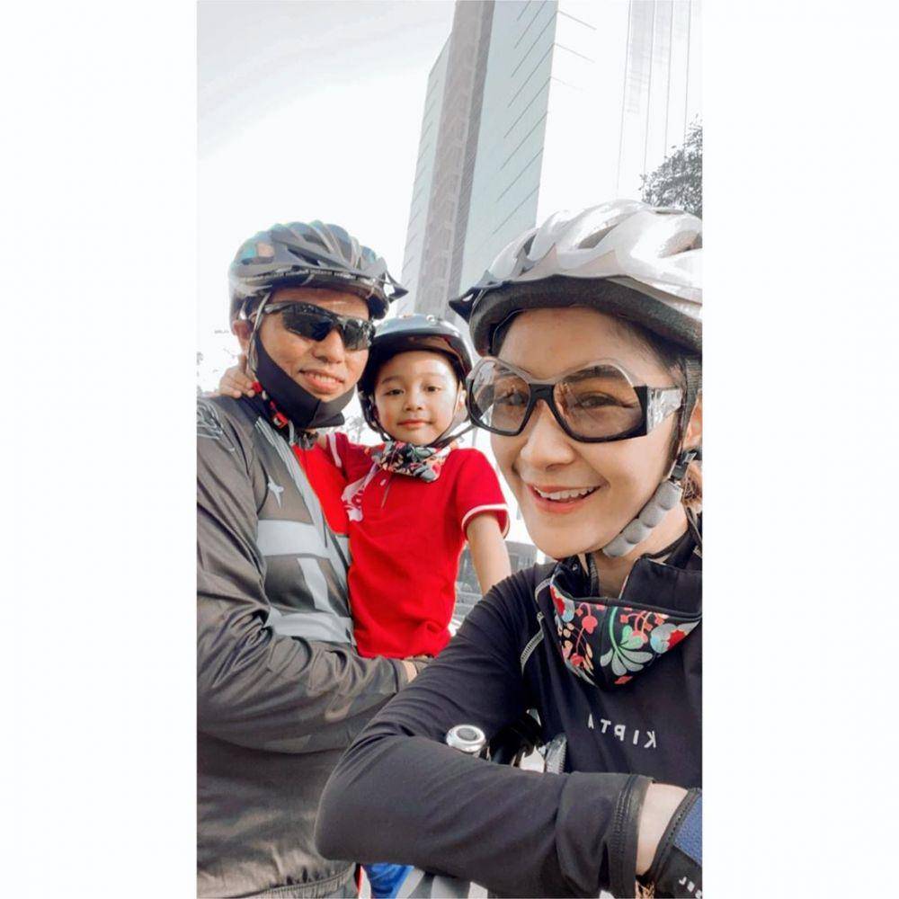 instagram.com/uutpermatasari