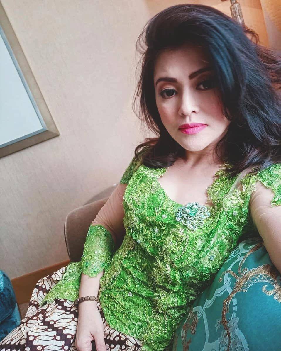 instagram.com/nessa.sadin