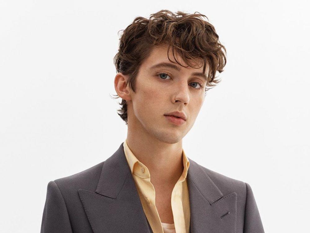 Rilis Mini Album, 10 Potret Troye Sivan yang Imut dengan Baby Face