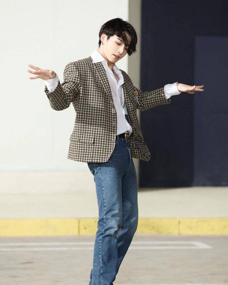 Instagram.com/btsjkholic