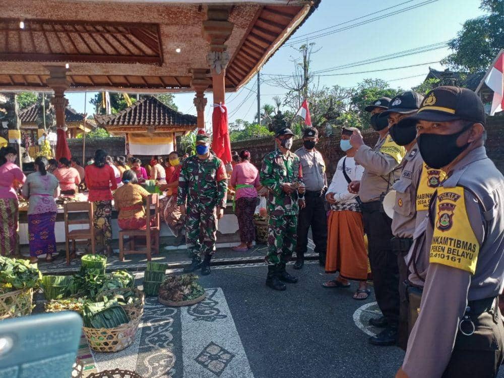 Operasi pendisiplinan masyarakat oleh jajaran TNI (Dok.IDN Times/Istimewa)