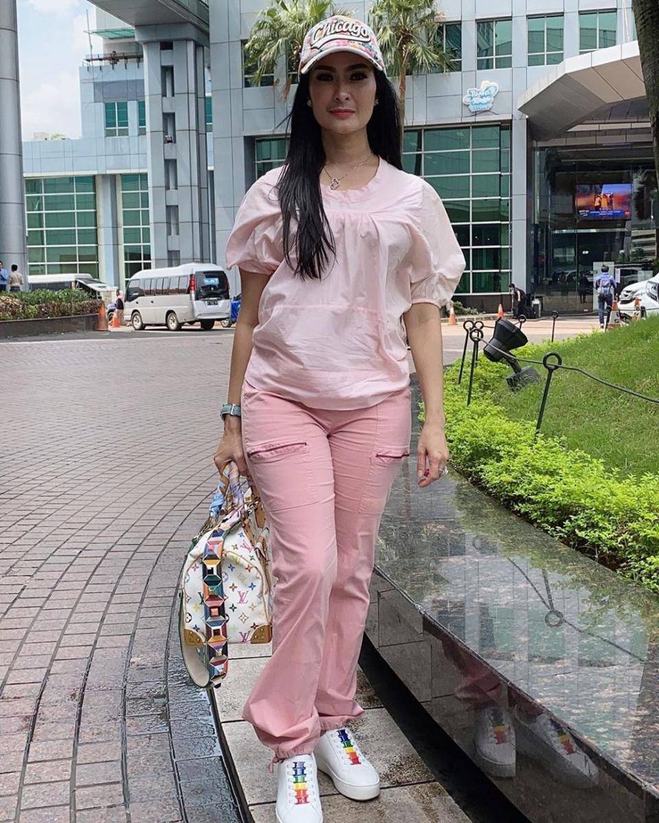 instagram.com/isdadahlia