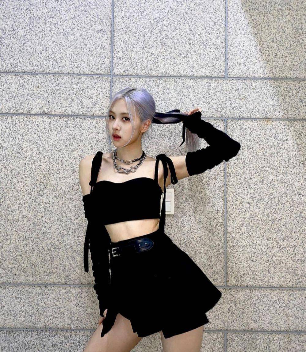 instagram.com/roses_are_rosie