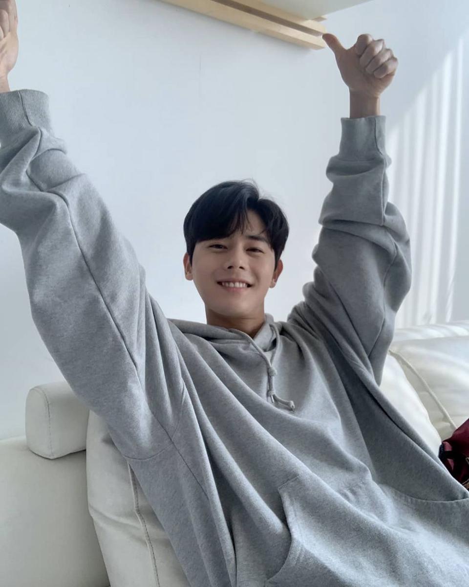 instagram.com/major9_official