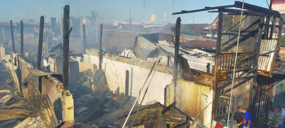 Kebakaran Melanda Pemukiman Padat Penduduk di Pannampu Makassar