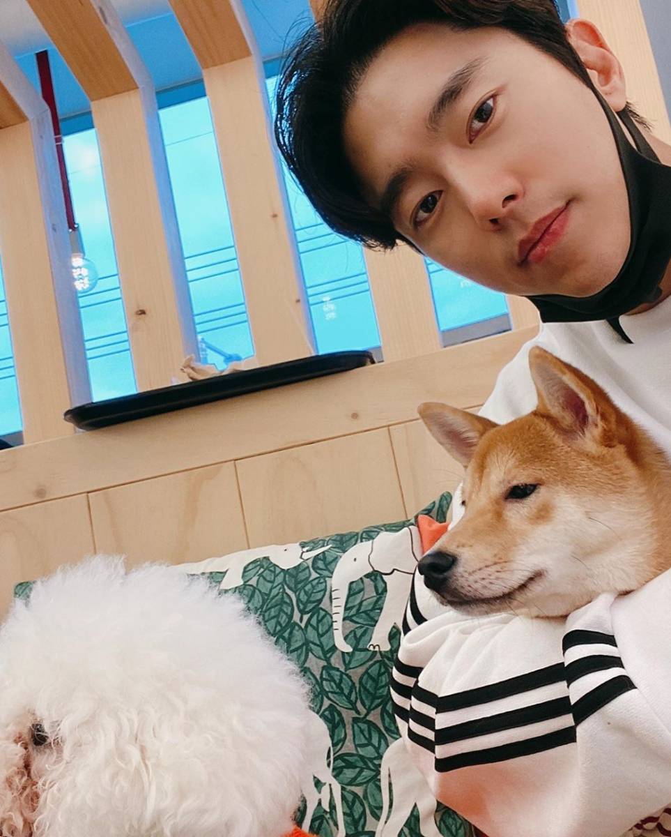 instagram.com/yoonhyunmin