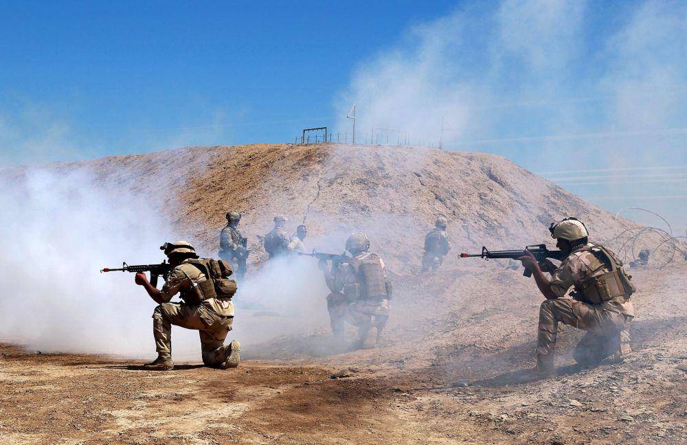 Pasukan Irak yang sedang berlatih dengan pasukan Amerika Serikat di Kamp Militer Taji. (twitter.com/IraqiSpoxMOD)