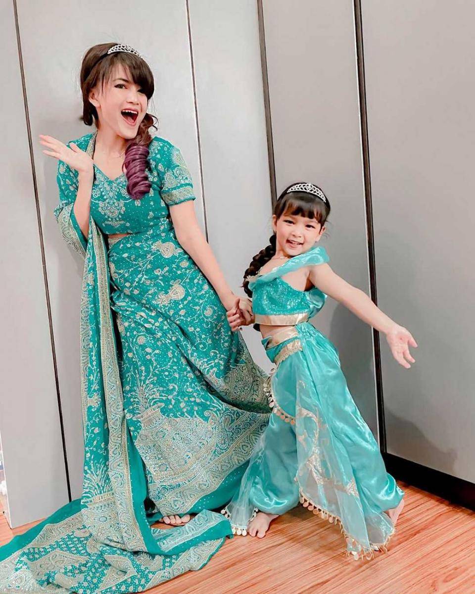 instagram.com/taniaputri1707