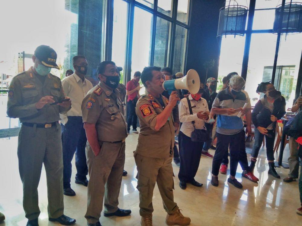 Satpol PP Semarang Minta Pengelola Mal Tentrem Pasang Tanda Jaga Jarak