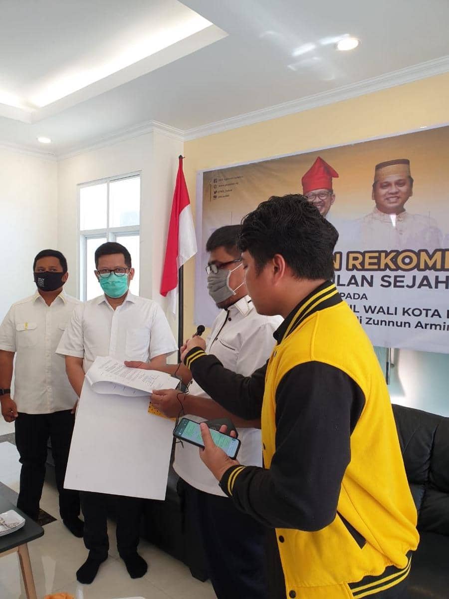Bakal Paslon Wali Kota dan Wakil Wali Kota Makassar, Irman Yasin Limpo-Andi Zunnun menerima rekomendasi dari PKS, Senin (24/8/2020). IDN Times/Istimewa
