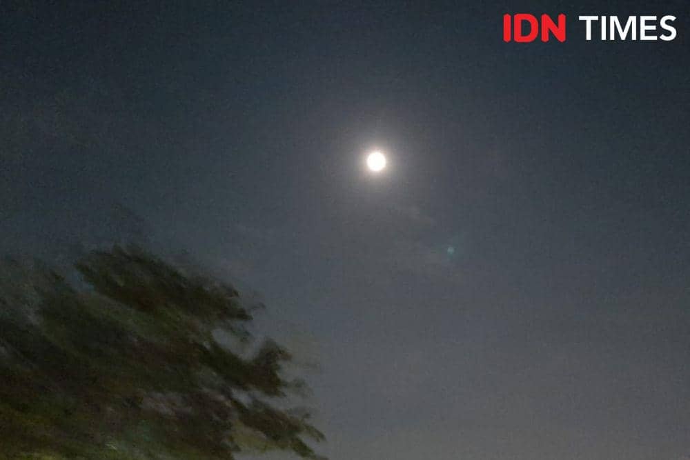Ilustrasi Bulan (IDN Times/Sunariyah)