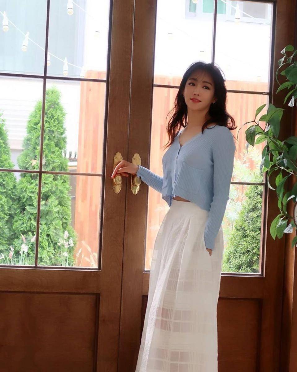 Instagram.com/LEEYURI007/