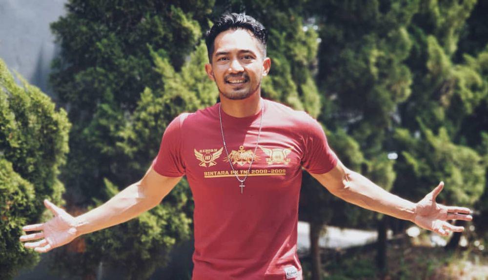 10 Potret Yama Carlos, Pemeran Tio Paman Kejora di Belenggu Dua Hati