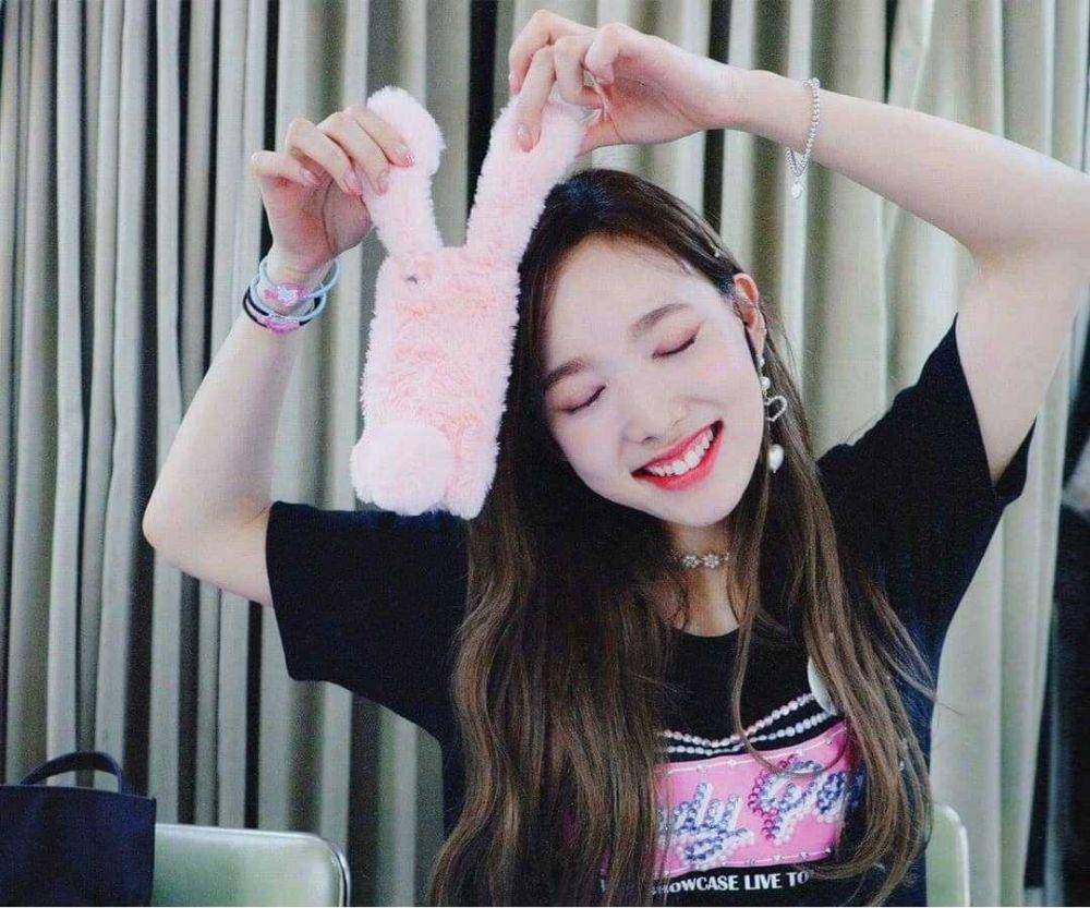 Instagram.com/twnayeon