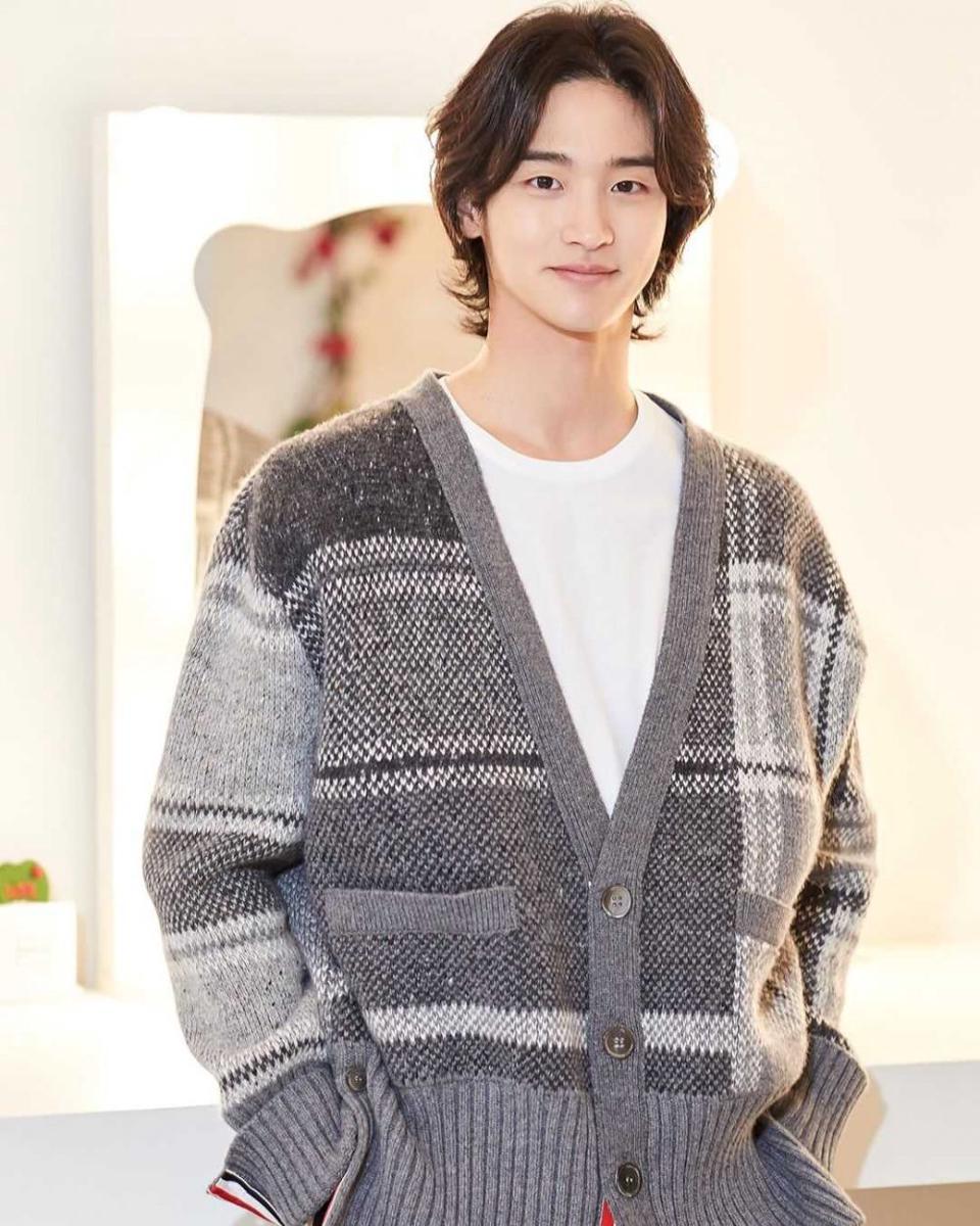 instagram.com/dongyicompany.official