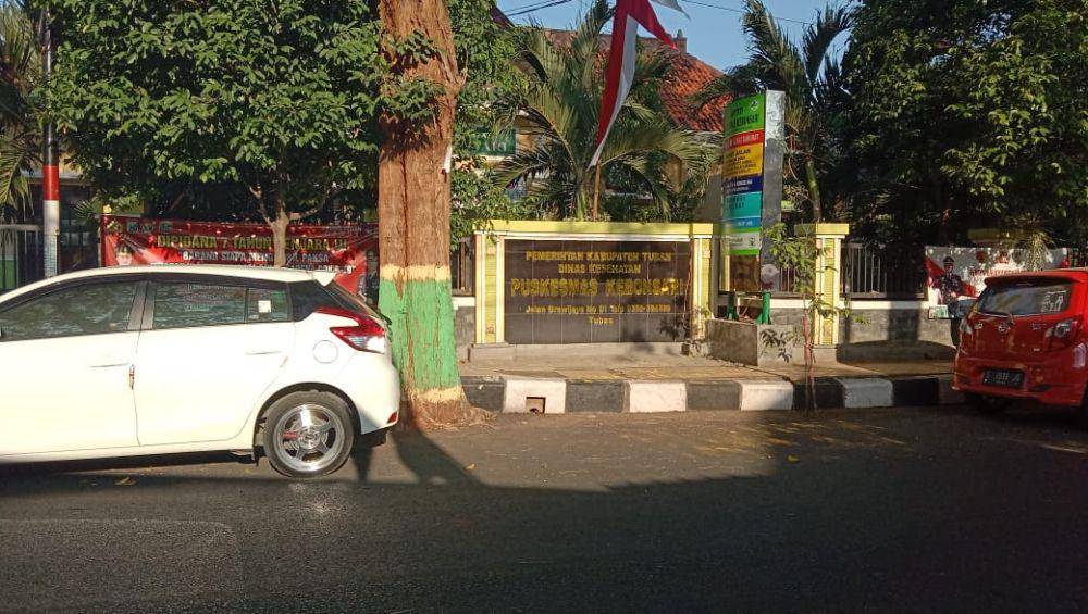 Puskesmas Kebonsari di Tuban tutup selama 7 hari karena salah satu pegawainya dinyatakan positif COVID-19. IDN Times/Imron