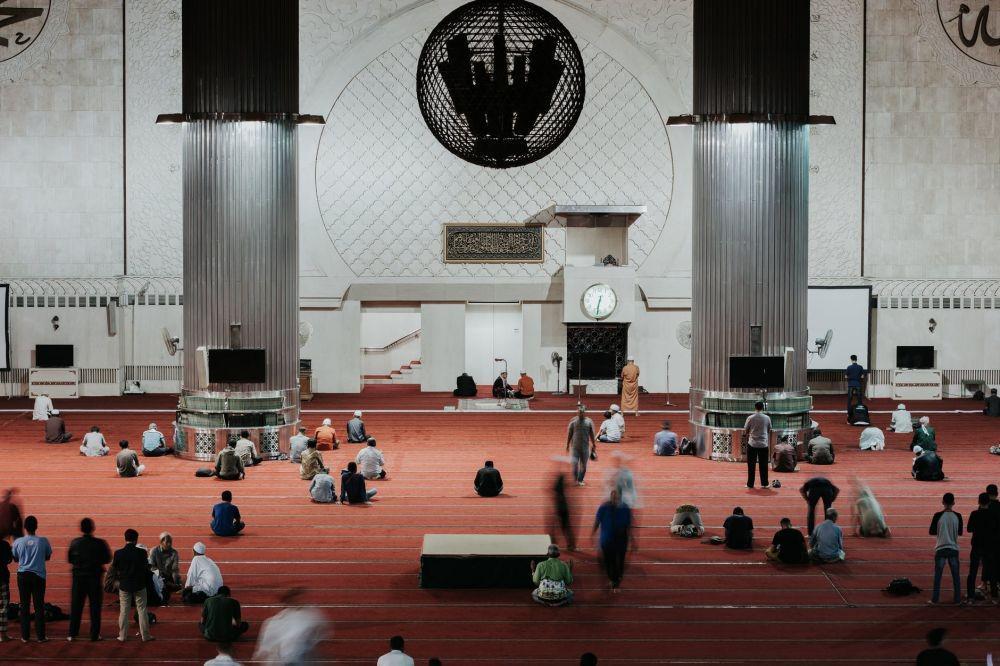 Ada Salat Tahajud, 5 Amalan Sunah pada Malam Jumat yang Dianjurkan
