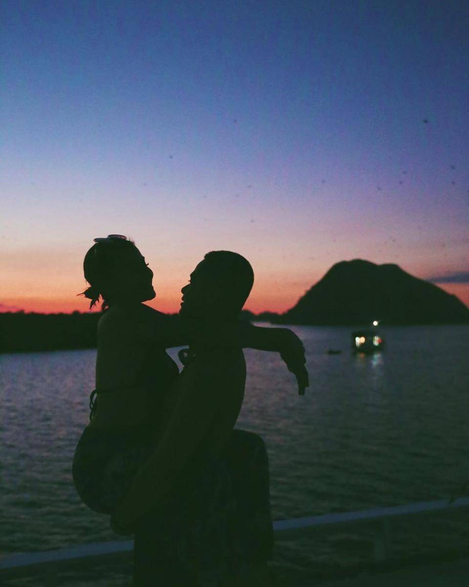 instagram.com/awkarin