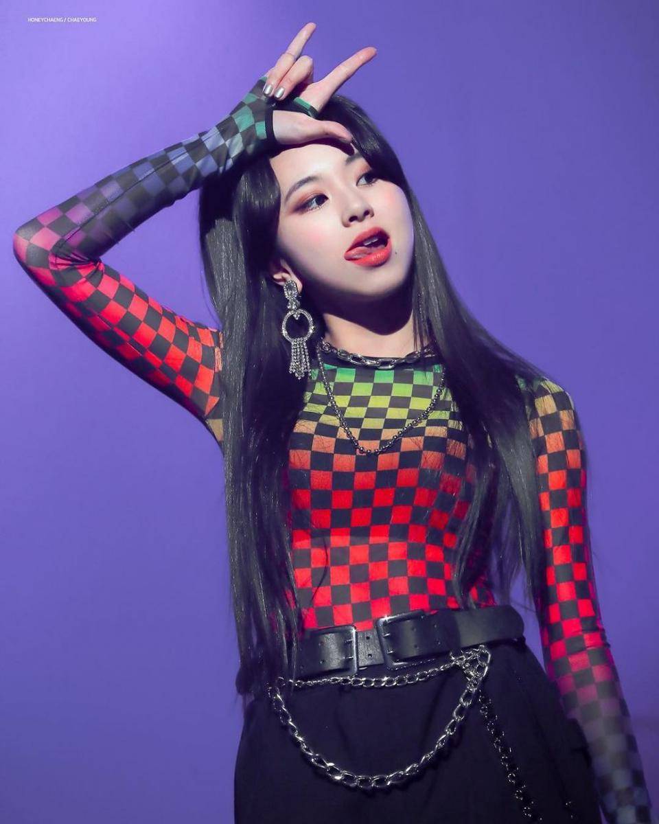 Instagram.com/twicechaeyoung