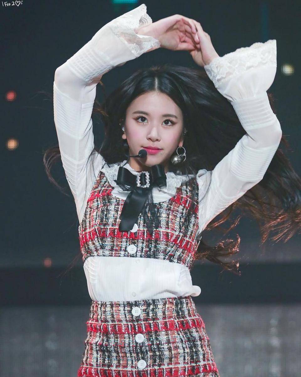 Instagram.com.com/twicechaeyoung