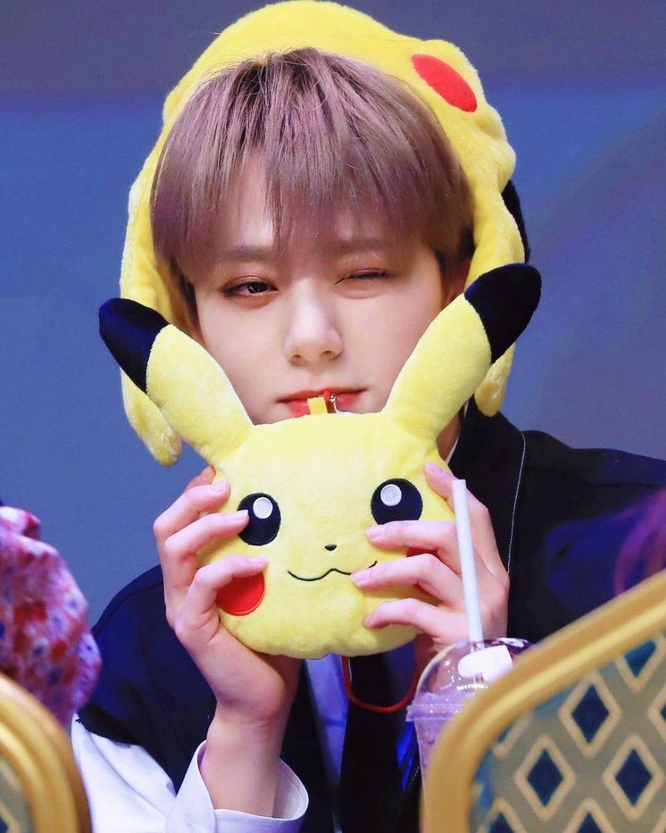 instagram.com/oneus.hwanwoong