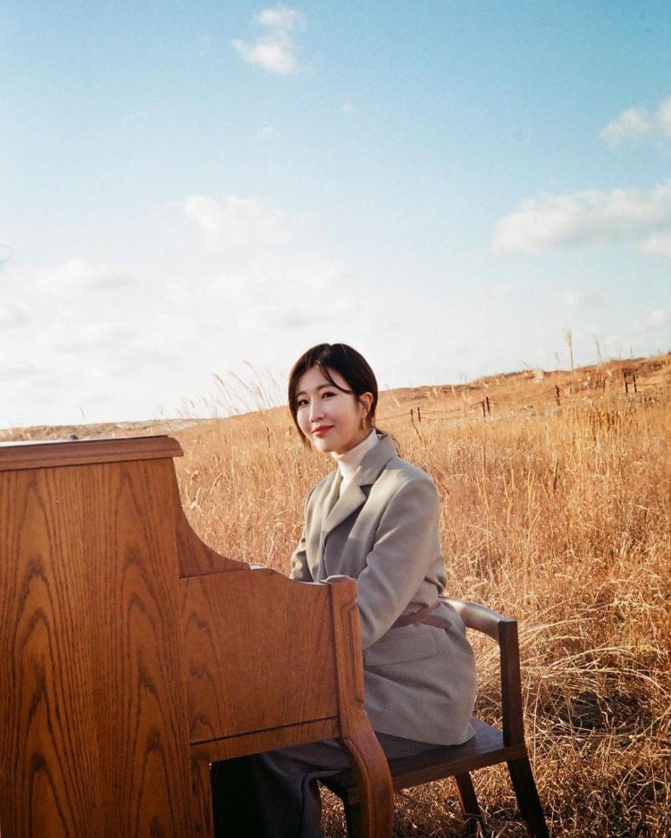 Jadi Juri di Sing Again, 10 Pesona Lee Hae Ri Davichi di Usia 35 Tahun