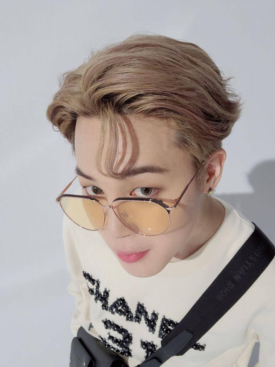 twitter.com/BTS_twt