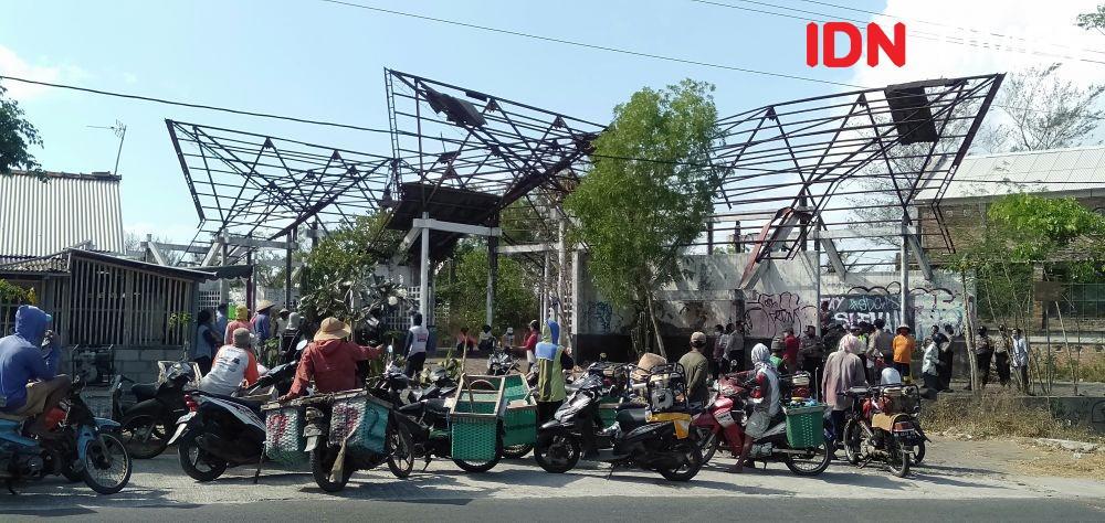 STA Desa Srigading Akan Dirobohkan, Petani Ancam Bakar Alat Berat