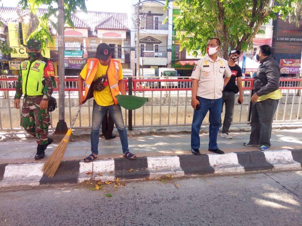 Nekat Tak Pakai Masker, 135 Warga Semarang Rela KTP Disita dan Menyapu
