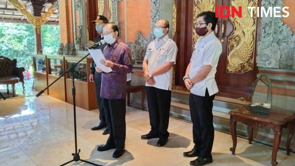 Gubernur Bali  Wayan Koster saat menyampaikan Pergub Protokol Kesehatan COVID-19 (IDN Times/Ayu Afria)