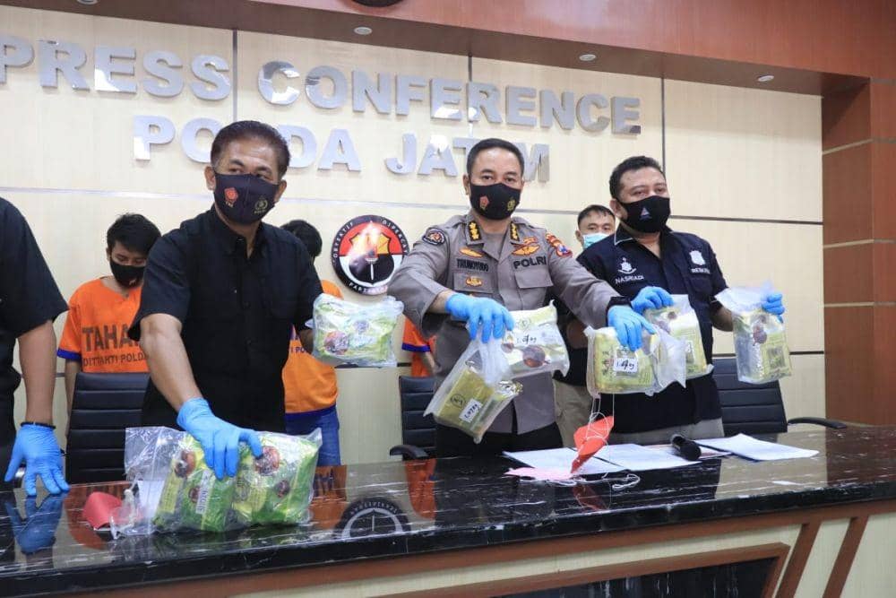 Konferensi pers pengungkapan dua jaringan sabu oleh Mapolda Jatim, Rabu (26/8/2020). IDN Times/ Dok istimewa