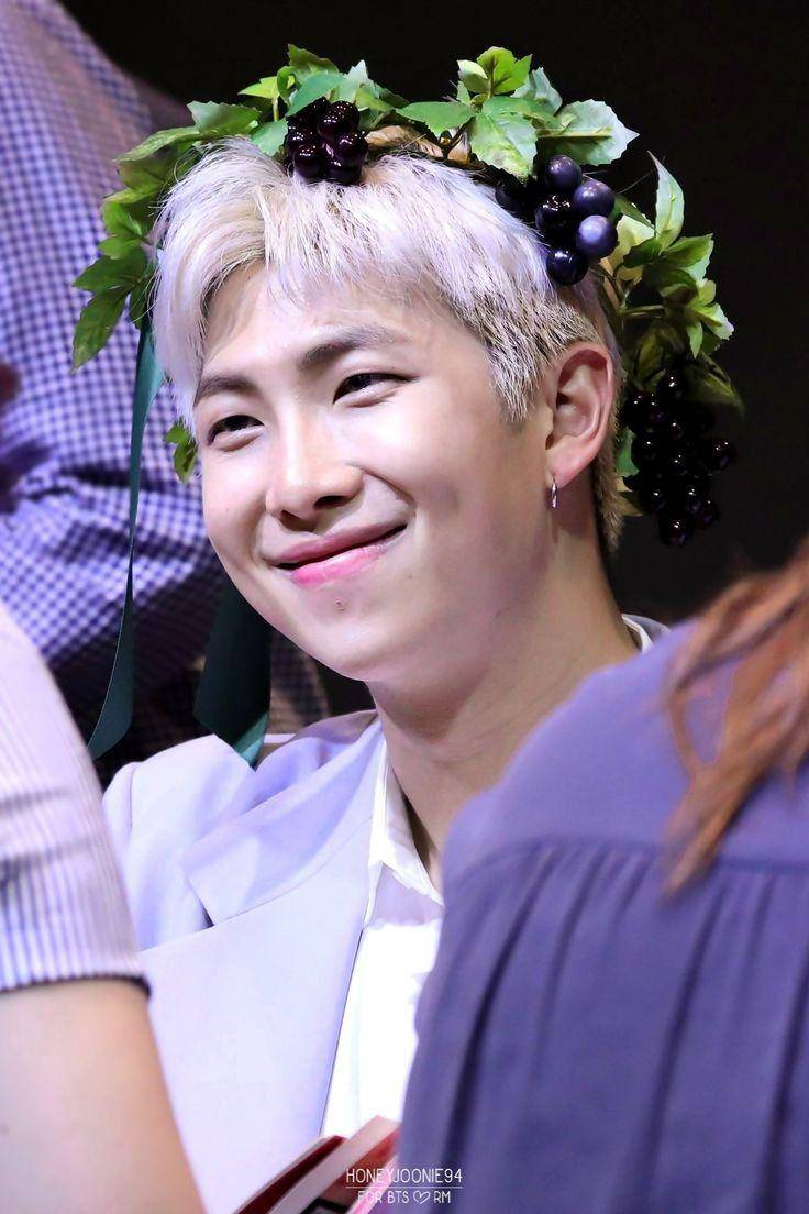 twitter.com/HoneyJoonie94