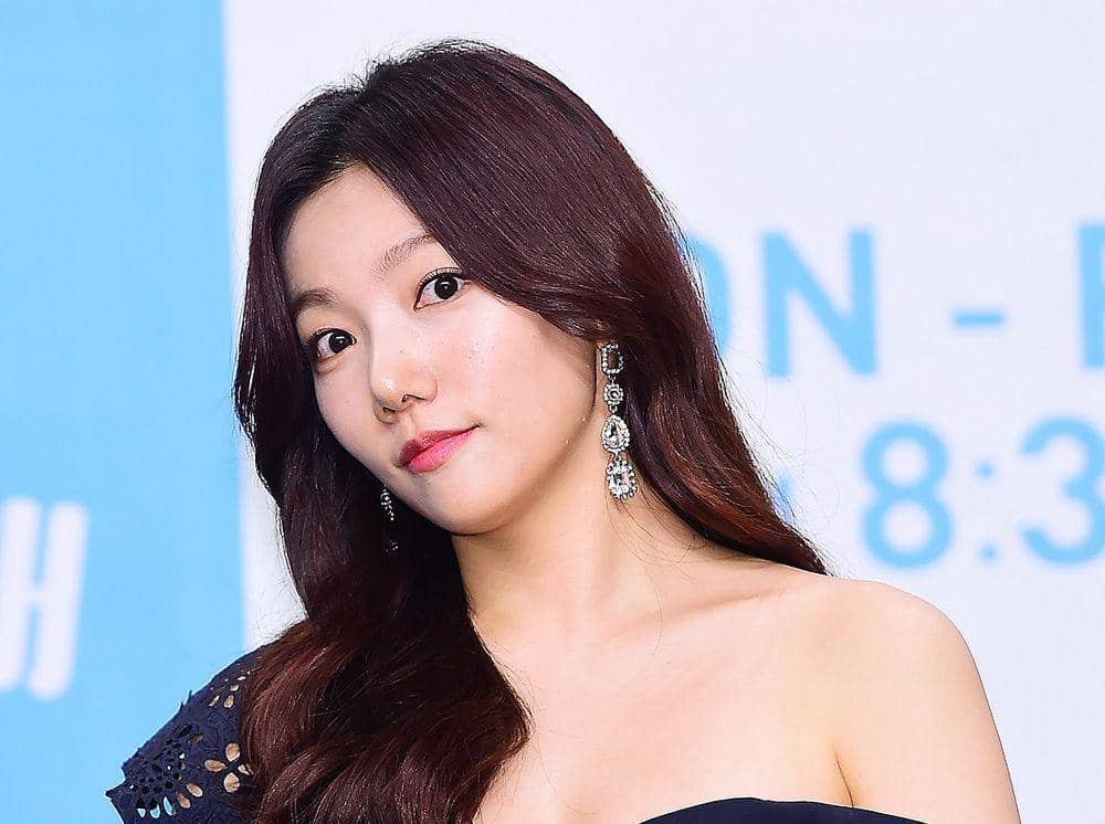 10 Potret Lee Chae Young, Pemeran Han Yoo Ra di Drama Man in a Veil