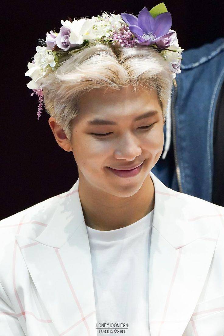 twitter.com/HoneyJoonie94