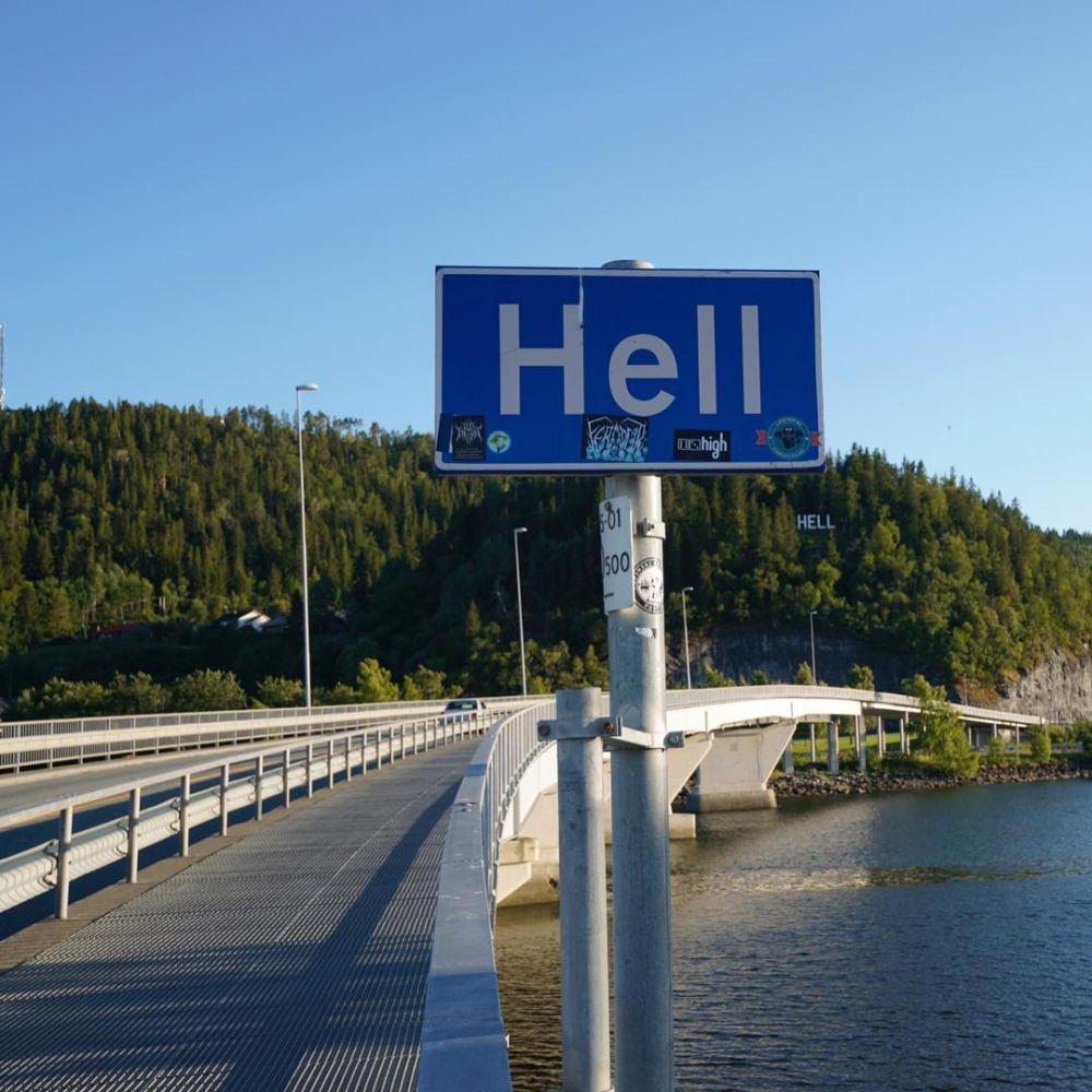 10 Nama Kota Paling Aneh di Dunia, dari Hell hingga Anus!