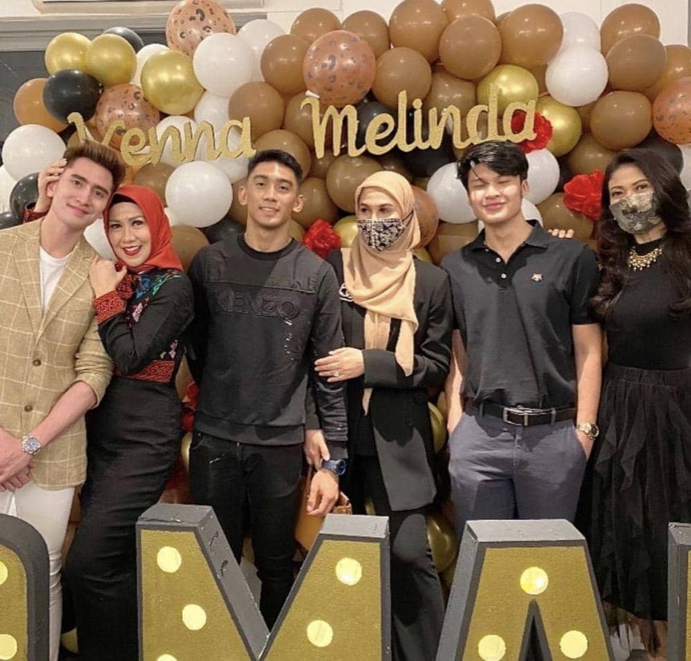 instagram.com/marinizumarnisreal