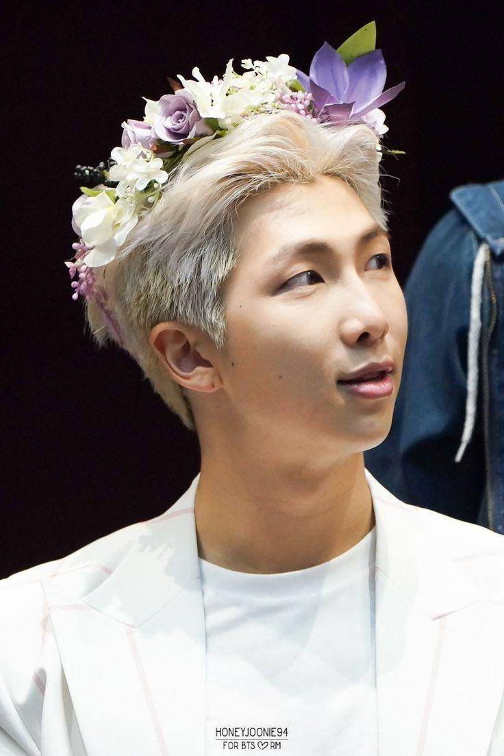 twitter.com/HoneyJoonie94